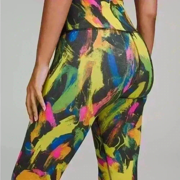 Lululemon- NWT Wunder Train Contour Fit Sz 0 - Picture 2 of 11